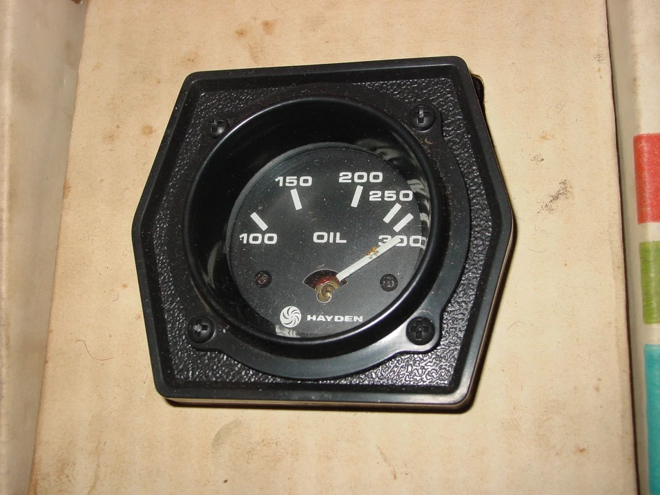 HAYDEN MEDIDOR DE TEMPERATURA DE ACEITE #174 100 a 300 DEG coche camión tractor Foto 1 de 1