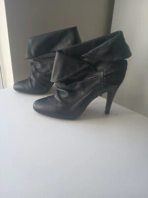 Report Tacones Negros Talla 5.5 EE. UU. ("7 Britt") Usados Con Defectos Cuero Foto 1 de 4