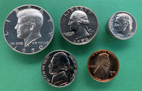 Beautiful 1970 5 coin Gem BU Clad Proof Set Cover
