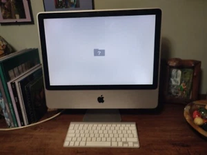 Apple iMac 2008 20" - A1224 + Kabellose Tastatur - Bild 1 von 4