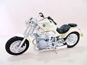 MAISTO 'BMW RC1200C MOTORCYCLE/MOTORBIKE'. 1:18. CREAM. SUPERB. - Picture 1 of 6