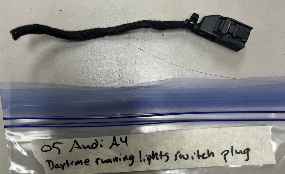 Enchufe interruptor luz de circulación diurna AUDI A4 1.8T 2005-2008 Foto 1 de 1
