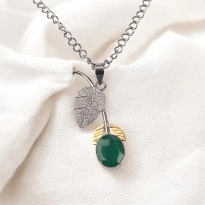 Colgante hecho a mano de plata de ley 925 de ónix verde natural para regalo de compromiso Foto 1 de 4