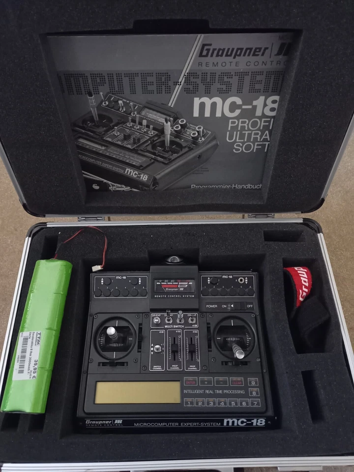 Graupner MC-18 transmitter Tx 35 Mhz FMSSS w/o receiver, with Tx module and case - Image 1 of 4