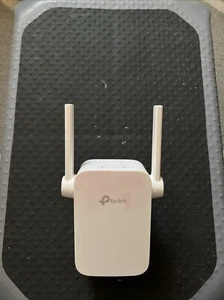 T.P. Link N300 WiFi Range Extender TL WA855RE - Picture 1 of 4