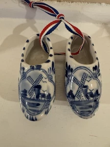 Mini zueco de cerámica Delft Blue Holland zapatos diseño molino de viento recuerdo par - Imagen 1 de 6