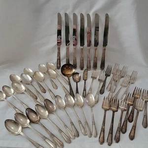 Antique 1937 Wm Rogers Silver Plate Flatware Set MEMORY HIAWATHA 45 Pieces - Picture 1 of 24