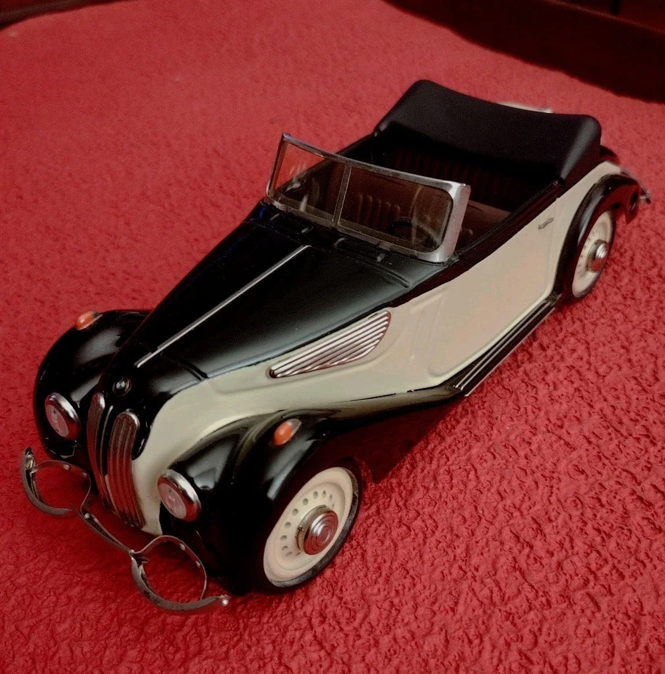 SCHUCO CLASSIC 1/18 - BMW 327 CABRIOLET - Modellino Auto Bianco/Nero - #99# -  - Immagine 1 di 4