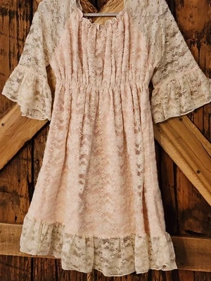 Vestido Blossom Couture Crema Encaje Niños 3T 4T Crema y Melocotón Foto 1 de 4