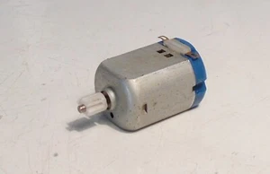 Scalextric Motor with Plastic Gear - tested - Picture 1 of 1