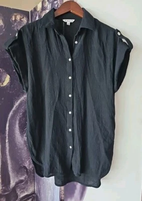 NANETTE 女式 S 码领黑色棉质短袖纹理纽扣衬衫 — 第 1/4 张图片