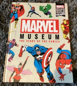 BN New Marvel Museum The Story of the Comics Hardback Book by Ned Hartley - Foto 1 di 7