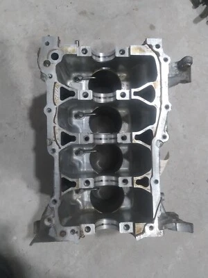 Bloque de cilindros del motor de Toyota Corolla 2012 1,8 Foto 1 de 4