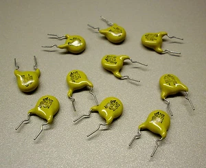 10 Stück 470 pF / 400 V Keramik Kondensatoren (M0602) - Picture 1 of 1
