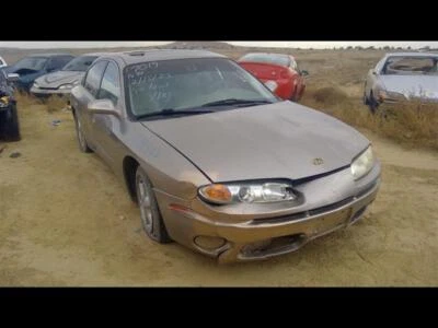 Conjunto de luz trasera izquierda usado se adapta a: Oldsmobile Aurora 2001 cuarto montado en panel Foto 1 de 4