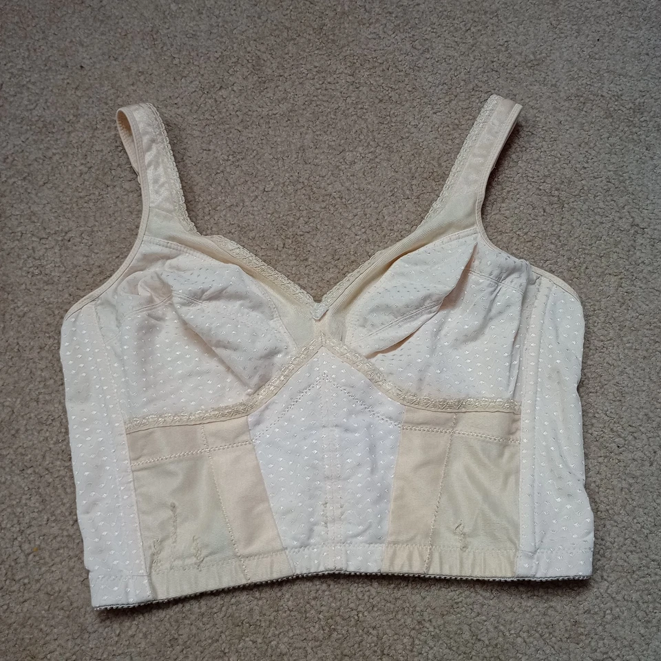 Vintage Carnival Satin & Lace Longline 750 Wire Free Bra 38C Union Made Bullet  - Image 1 of 4