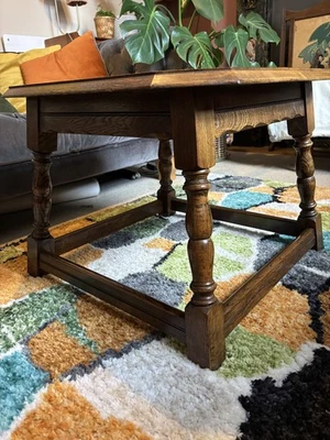 Octagonal coffee table solid oak old charm side table turned legs vintage  - Image 1 of 4