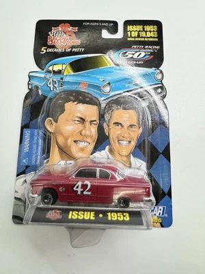 Chrysler 1953 Racing Champions 5 décadas de edición pequeña 1/64 vintage 1999 Foto 1 de 4