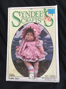 Syndee's Craft Puppe Muster "Gabby Ann" Kleid Hose Trägerhaube 10"16"21" - Bild 1 von 2