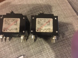 Lote de 2 interruptores Carling 10A/250 V. disyuntores CA3-80-26-425-121-D - Imagen 1 de 3