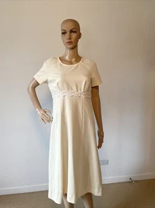 Vintage 1970’s Cream Dress Midi Embroidered Empire Waist Polyester Short Sleeve - Bild 1 von 12