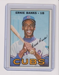 1967 TOPPS #215 ERNIE BANKS IN EX CONDITION - CHICAGO CUBS - Picture 1 of 1