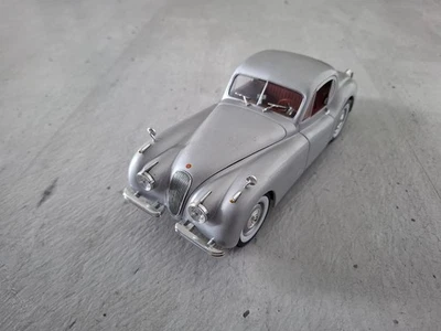 Jaguar XK 120, Coupe, 1949, silbermetallic, 1:18, Signature Models - Bild 1 von 4