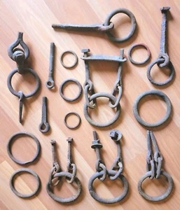 ANTIGUO ANILLO DE TACHUELA DE CABALLO DE HIERRO FORJADO A MANO ANTIGUO DE COLECCIÓN GRANERO PRIMITIVO RÚSTICO - Imagen 1 de 10