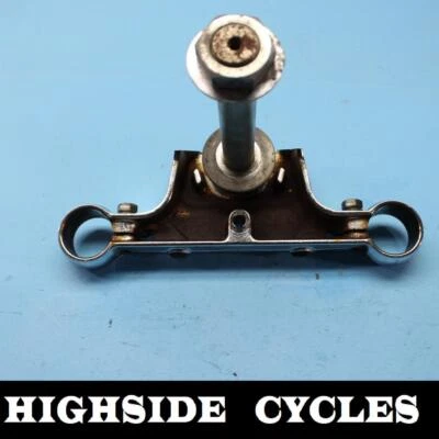 1440 03 HARLEY-DAVIDSON DYNA SUPERGLIDE LOWER TRIPLE TREE CLAMP STEERING STEM - Image 1 of 4