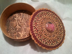 New RUSSIAN ART Birch Bark Squirrel trinket basket dish with Rhodonite stone top - Picture 1 of 9