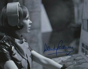 Doctor Who Autograph: WENDY PADBURY (The Krotons) Signed Photo - Picture 1 of 1