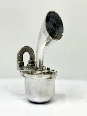 Cuerno de pared de barco rústico mediados de siglo náutico eléctrico aluminio decoración marítima Foto 1 de 4