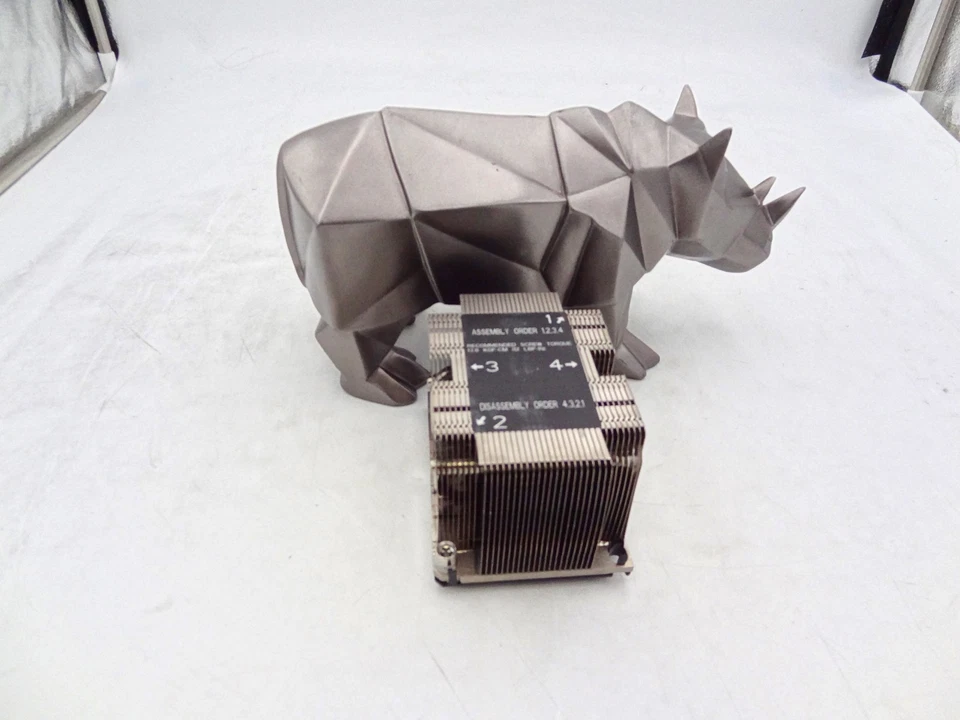 SuperMicro SNK-P0068PS 2U Passive CPU Heat Sink Socket LGA3647-0 - Image 1 of 1