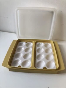Vintage Harvest Gold Tupperware Deviled Egg Tray Keeper Carrier Container 723-3 - Picture 1 of 9