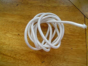 1 Metre x RESTRINGING ELASTIC FOR MODERN & VINTAGE DOLLS IN VARIOUS SIZES - Picture 1 of 4