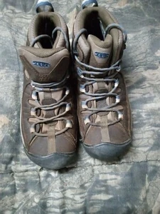 keen boots 8 Boots - Picture 1 of 5
