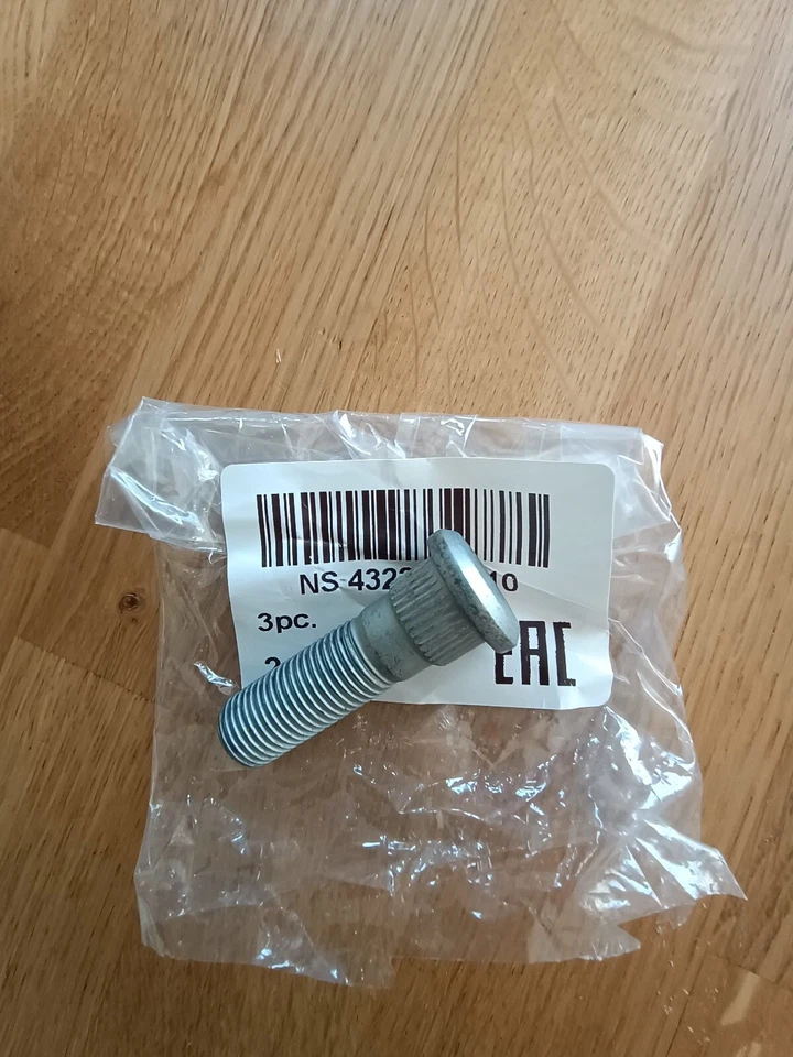 Nissan Datsun Micra K10, perno de rueda delantera, años 11-88, pieza nueva genuina. Foto 1 de 1