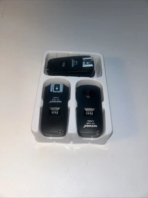 Neewer FCR-16/ Studio Strobe/ Camera Flash/ Camera trigger and receiver Untested - Image 1 of 3