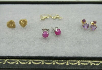 Cuatro 4 pares de pendientes perforados de oro de 14K / corazones - delfines - amatistas  Foto 1 de 4