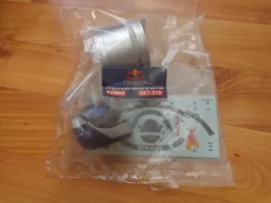 Deagostini Bauen Die Red Bull Racing RB7 RC F1 Auto #10 Vettel Helm + Rad - Bild 1 von 1