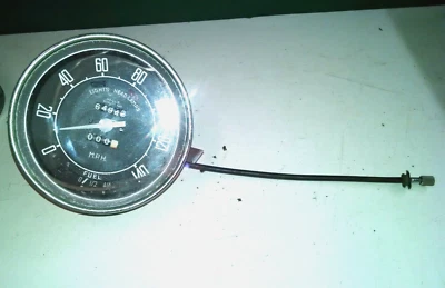 Medidor velocímetro Alfa Romeo Giulia Super 1600 (serie 105) con medidor de combustible Foto 1 de 2