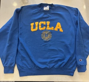 Sudadera UCLA Champion Cuello Redondo Azul GRANDE Escudo Bordado De Campus Store - Imagen 1 de 7