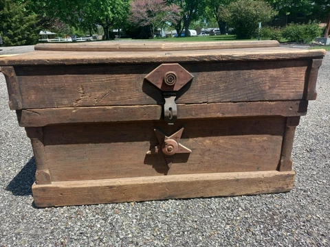Unusual Antique 1820's Wood Circus Trunk / Chest W/ Decorative Star Paint Traces Cover