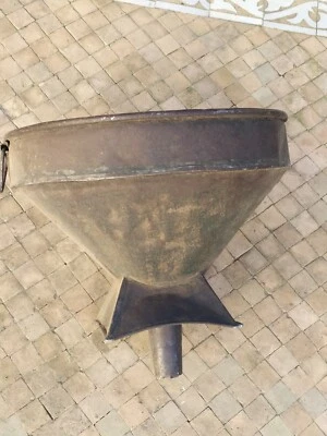 Grand et gros Entonnoir en Métal Ancien Déco Industrielle  - Photo 1/4