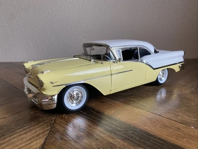 Danbury Mint Acme 1957 Oldsmobile Super 88 Coupe Coronado Diecast 1/18 Scale - Image 1 of 4