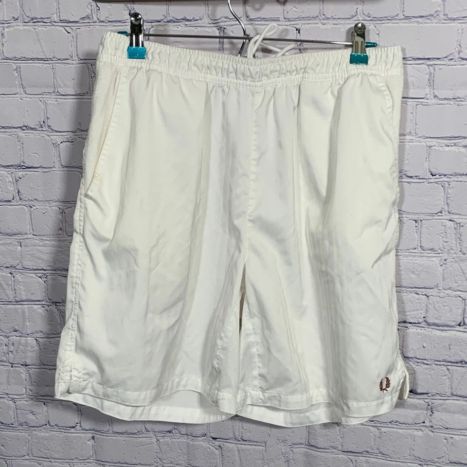 Pantalones Cortos Fred Perry Para Hombre Atletismo Blanco Talla XL Preppy Dorado Preparación Tenis Preparación Foto 1 de 4
