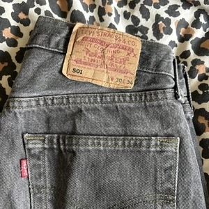 100% Authentic vintage LEVIS 501s grey patched distress 30 Spain Levi’s 00s 90s - Picture 1 of 10
