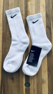 Nike Everyday White Cushioned Cotton Socks Small Junior Children Woman Kids 2-5 - Picture 1 of 4