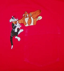 WB LOONEY TUNES SYLVESTER - TWEETY BIRD & HECTOR EMBRIODERED RED TEE SHIRT - MED - Picture 1 of 2