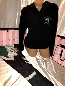 Felpa con cappuccio e leggings in pile Victorias Secret ROSA MSU Spartans $150 - Foto 1 di 5